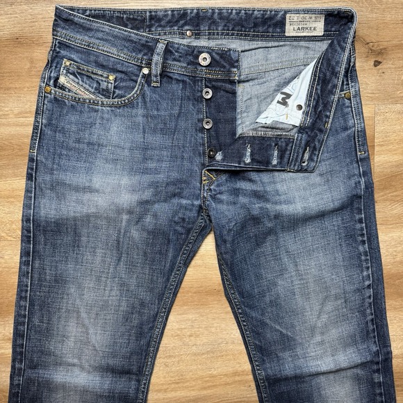 Diesel Jeans Men 30x32 Blue Larkee Straight Leg Dark Wash Distressed 0074W - Picture 1 of 13